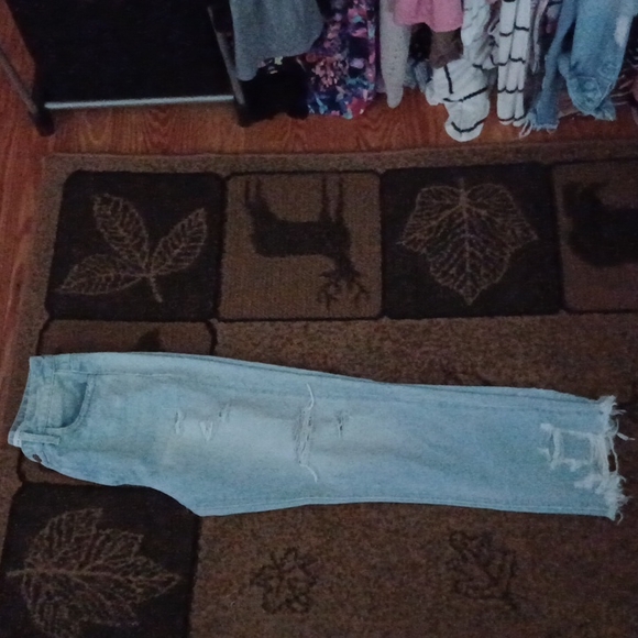 Jeans - Picture 2 of 4